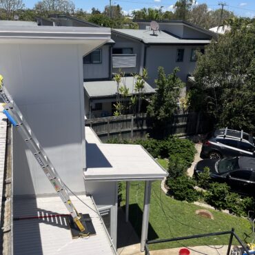 Professional gutter cleaning service