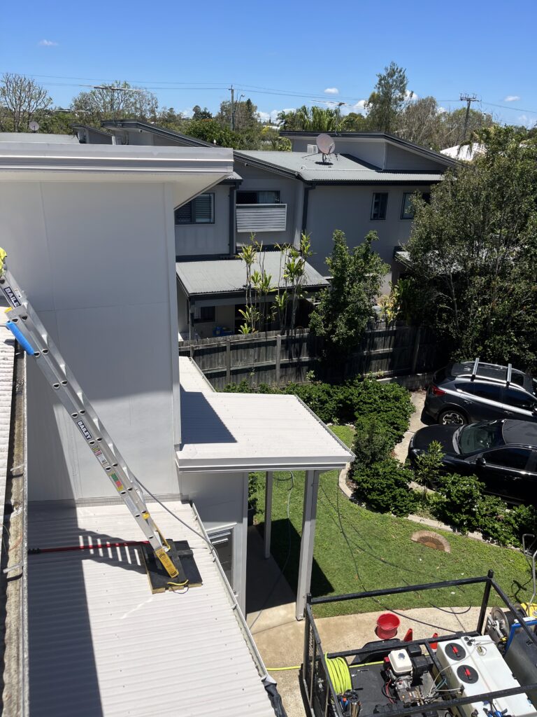 Professional gutter cleaning service